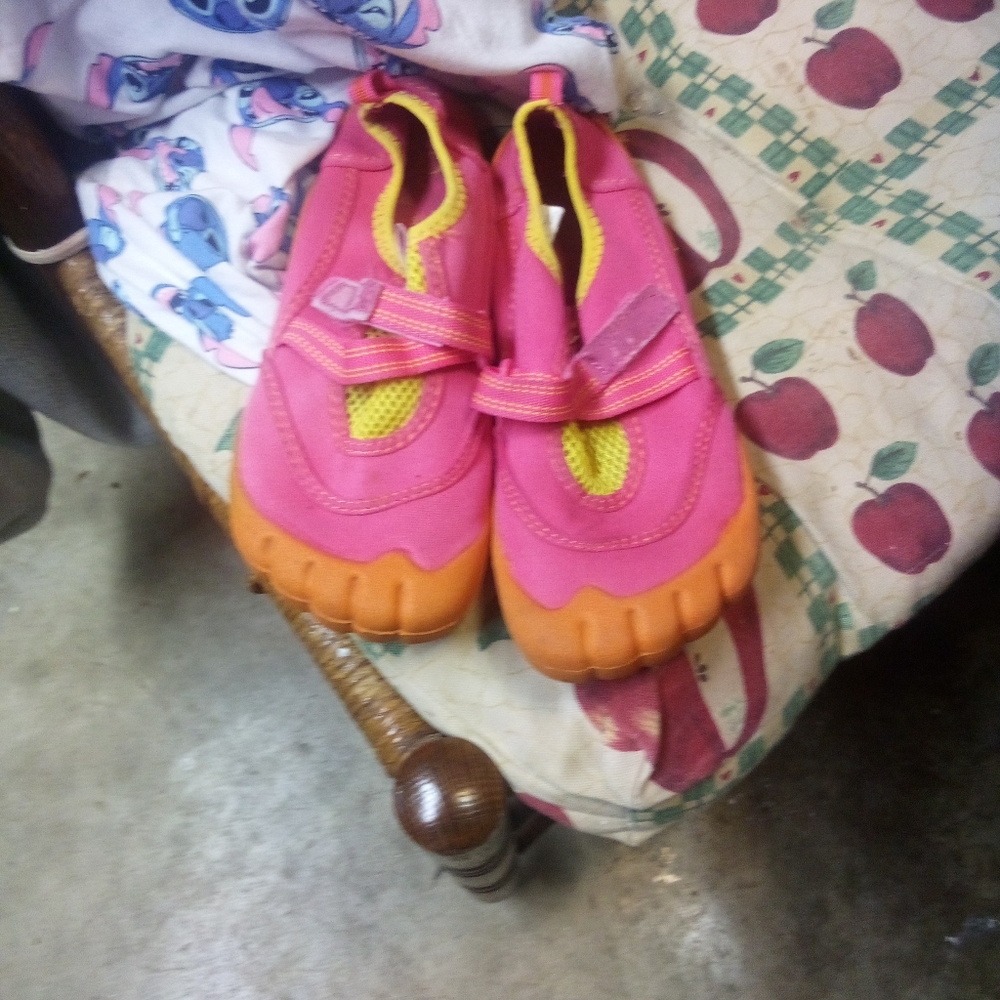 Toe shoes,( summer shoes)